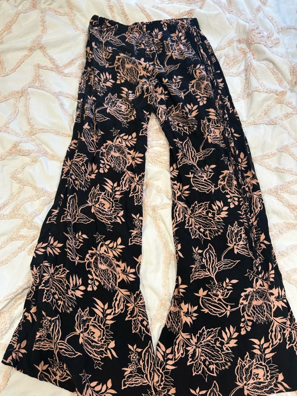 O'Neill Black Pants with Blush Floral Print